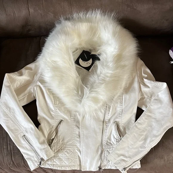 Women's White Faux Fur Collar Jacket - Picture 1 of 6